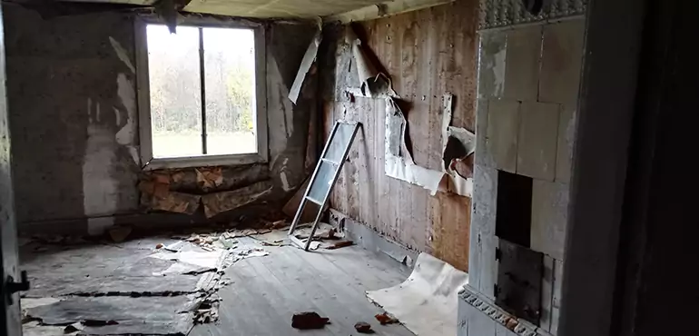 Why Selling a Distressed House Through Traditional Methods Fails in Staten Island